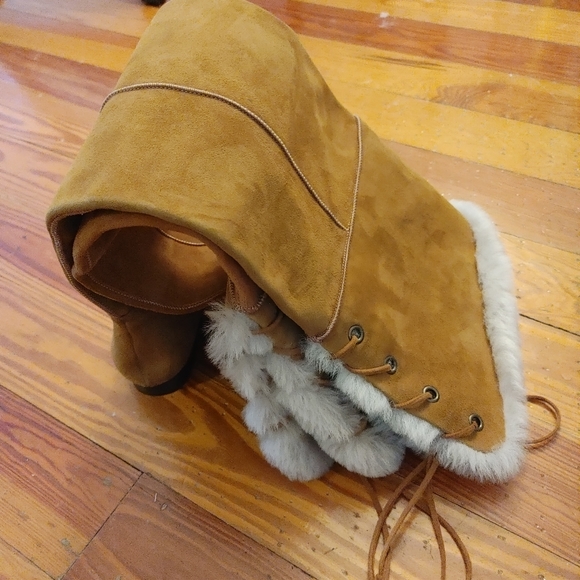 Manolo Blahnik Tan Suede & Fur Boots 6 - Picture 7 of 12